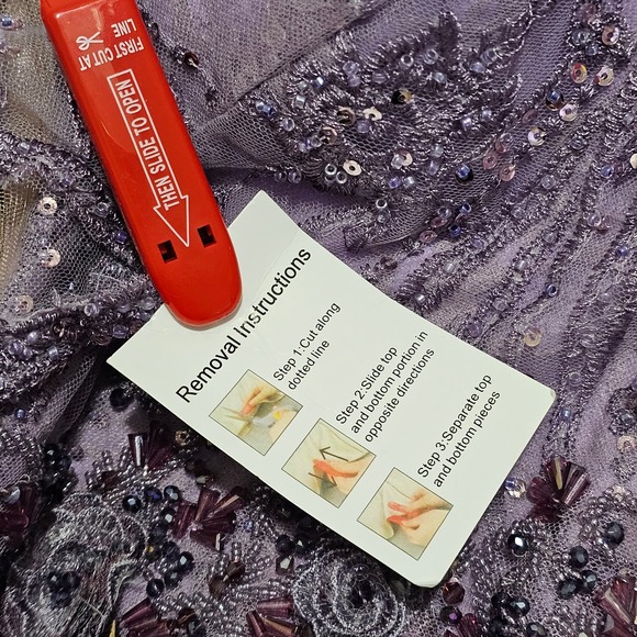 MAC DUGGAL Flutter-Sleeve Gown size 8 - Picture 6 of 8